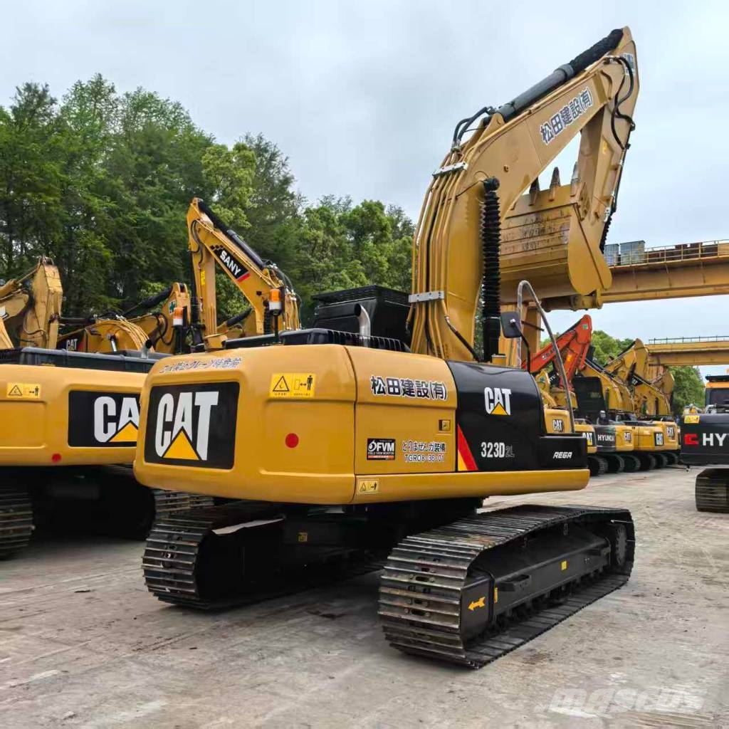 CAT 323D2 Raupenbagger