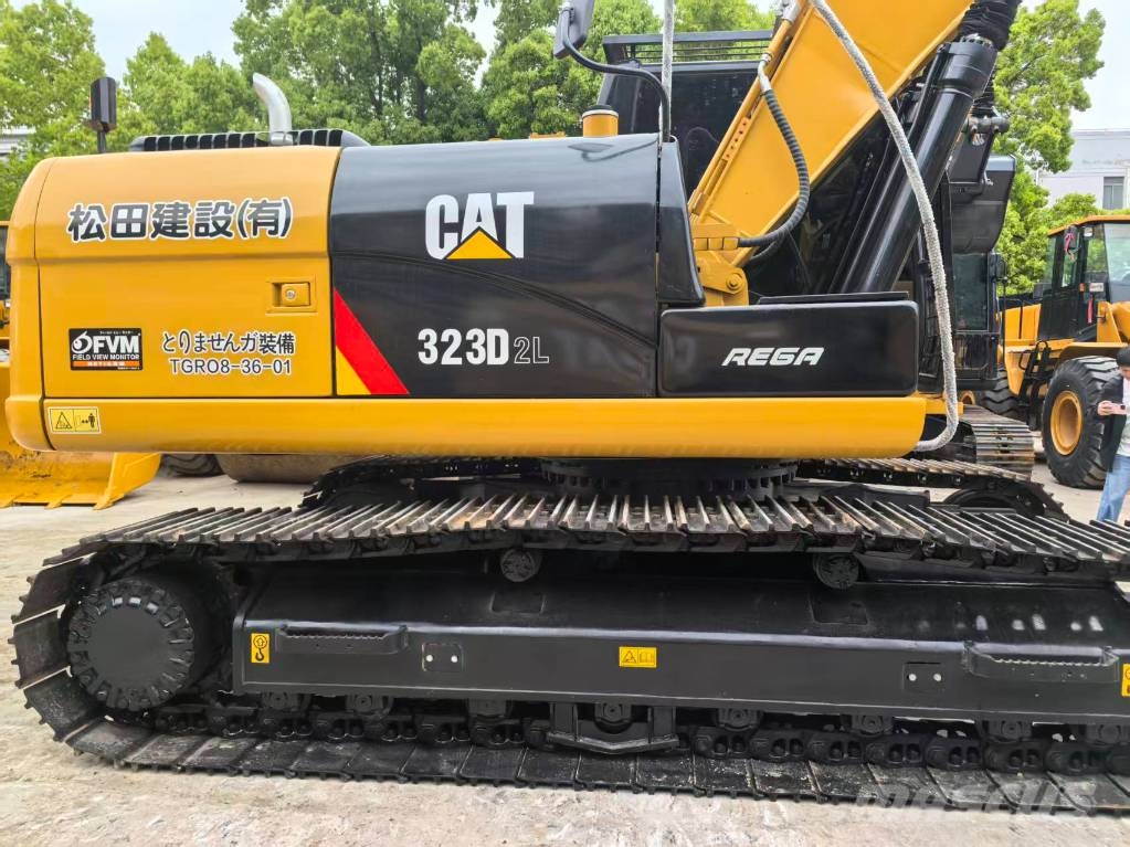 CAT 323D2 Raupenbagger