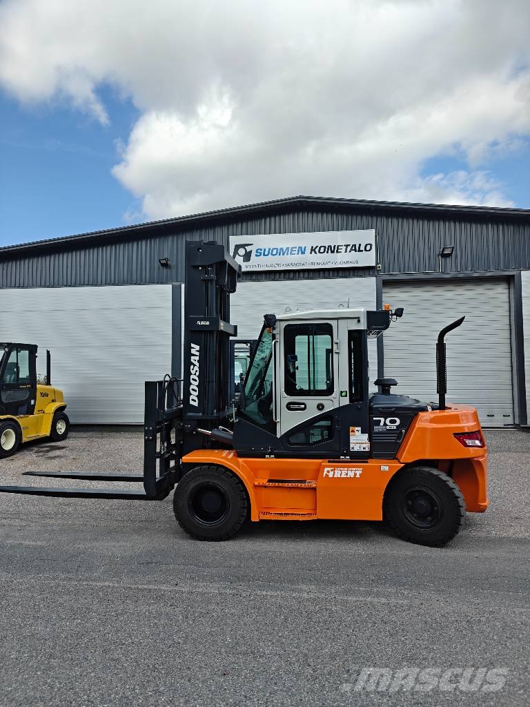 Doosan D70S-7 dieseltrukki varattu شاحنات الديزل