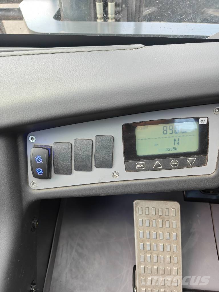 Doosan D70S-7 dieseltrukki varattu شاحنات الديزل