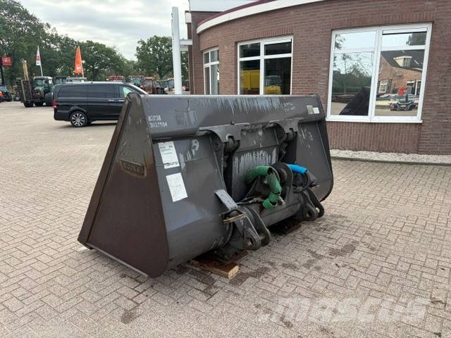 Volvo 82038 دلاء