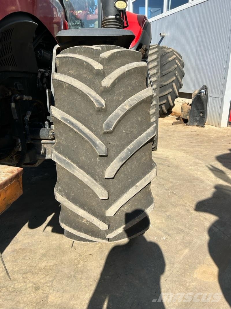 Case IH Magnum 380 CVX Tracked cranes
