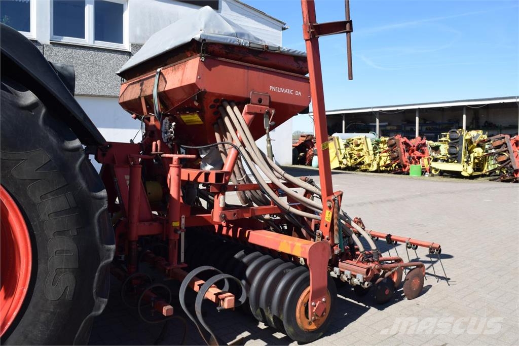 Kverneland Accord Pneumatic DA Mechanické secí stroje