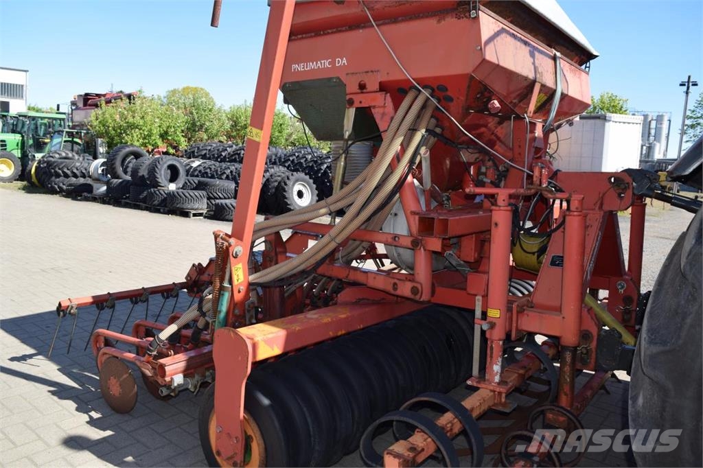 Kverneland Accord Pneumatic DA Mechanické secí stroje