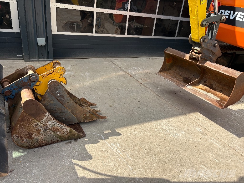 Wacker Neuson EZ 80 حفارات وسط 7 طن - 12 طن