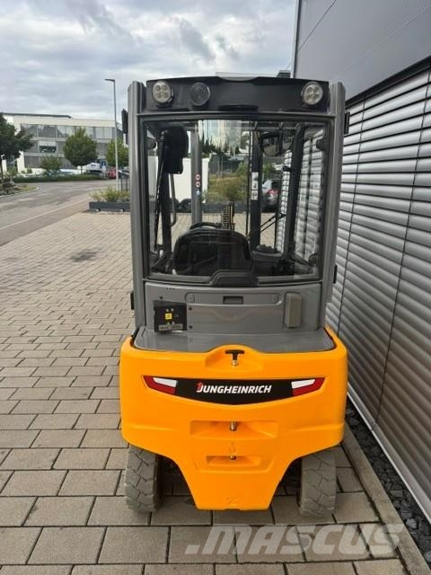 Jungheinrich EFG 318 Li-Ion バッテリーフォークリフト