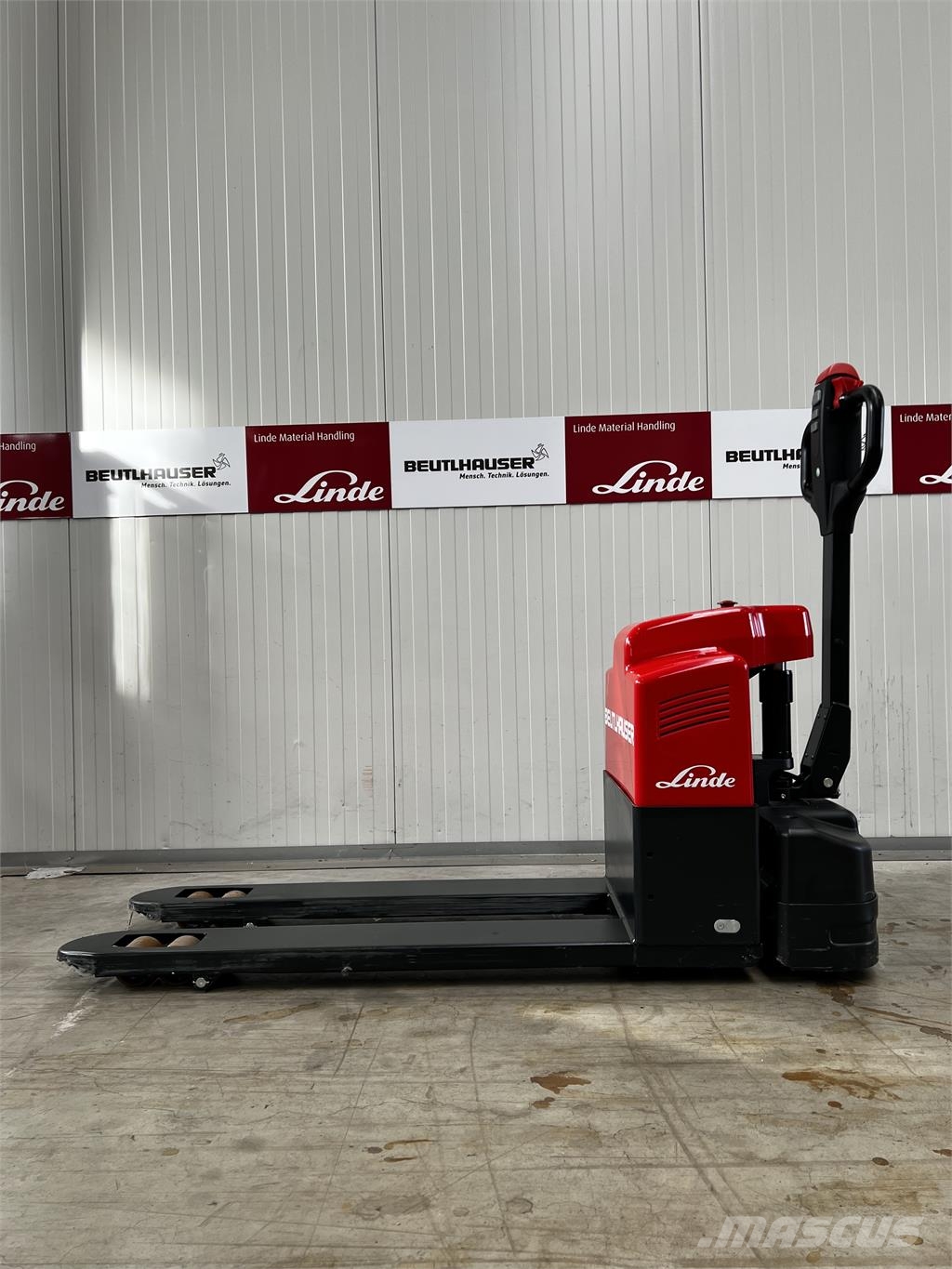 Linde MT15 Käyden ajettavat pinoamistrukit