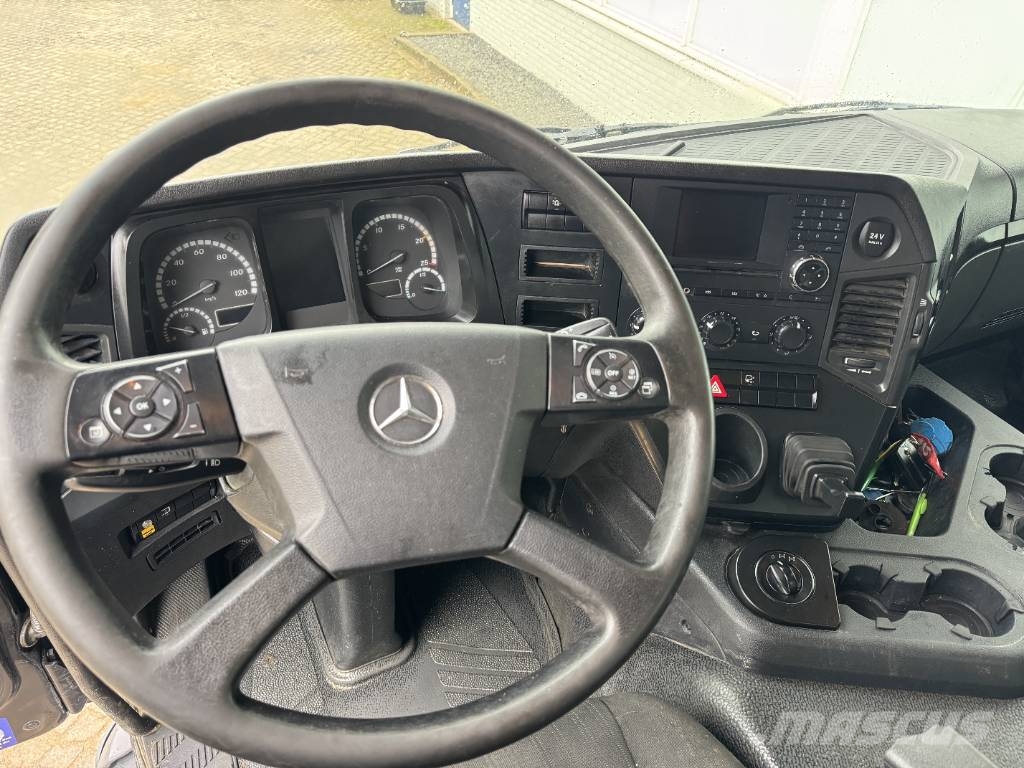 Mercedes-Benz AROCS 3246 8X4 TIPPER Kipper