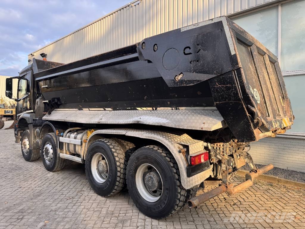 Mercedes-Benz AROCS 3246 8X4 TIPPER Kipper