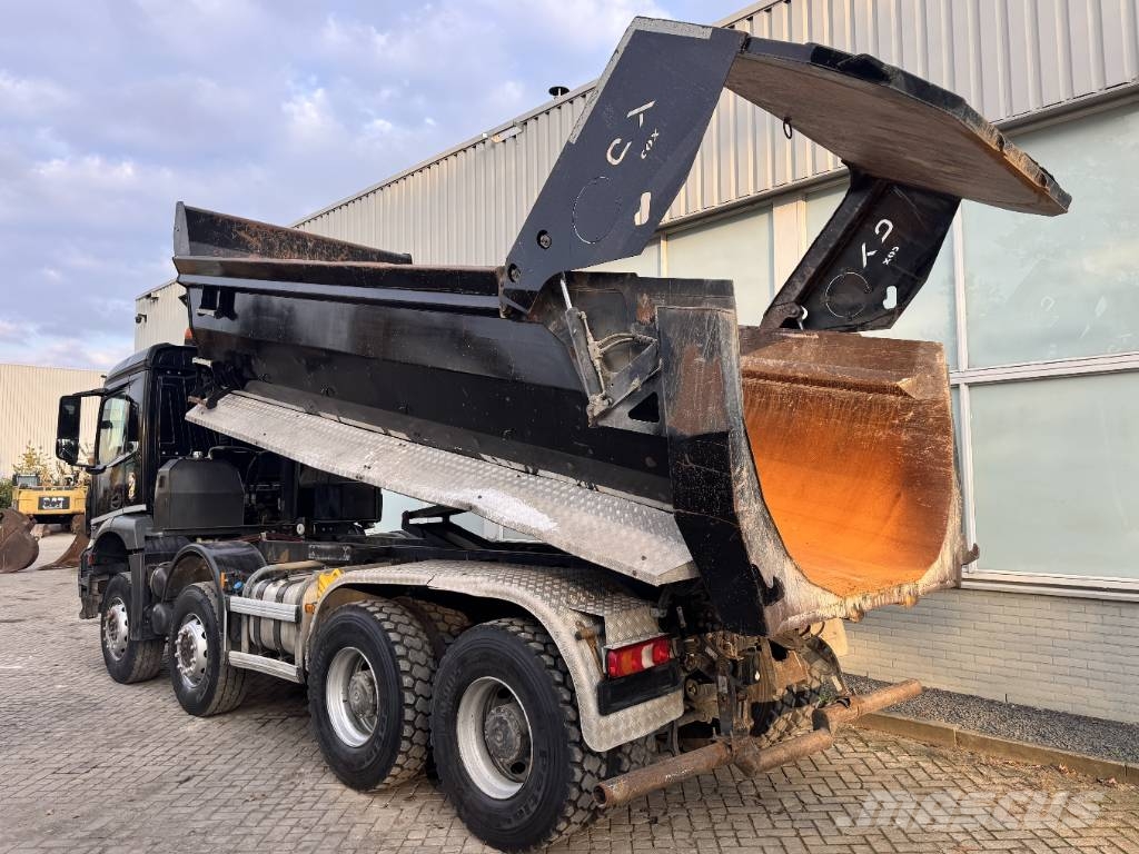 Mercedes-Benz AROCS 3246 8X4 TIPPER Kipper
