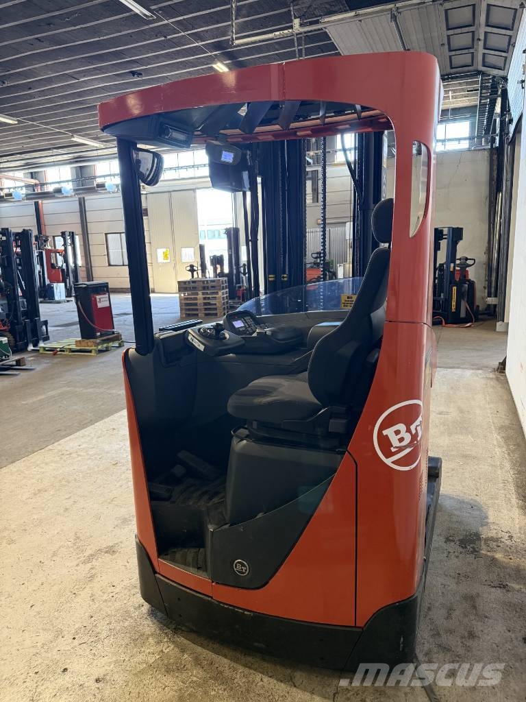 BT truck RRE160 Stivuitor cu catarg retractabil