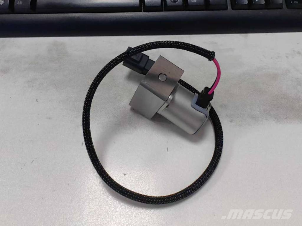 Komatsu PC200-8M0 Anti-jamming Solenoid Valve 发动机