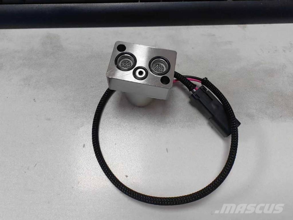 Komatsu PC200-8M0 Anti-jamming Solenoid Valve 发动机