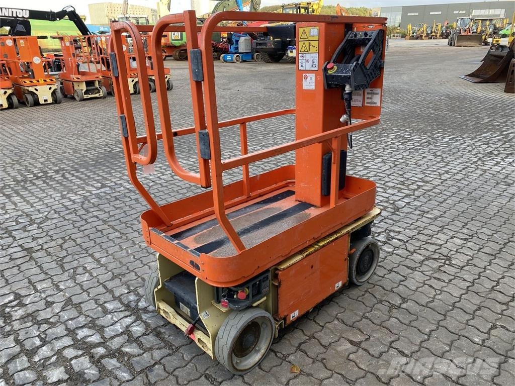 JLG 1230ES Henkilönostimet ja nostolaitteet