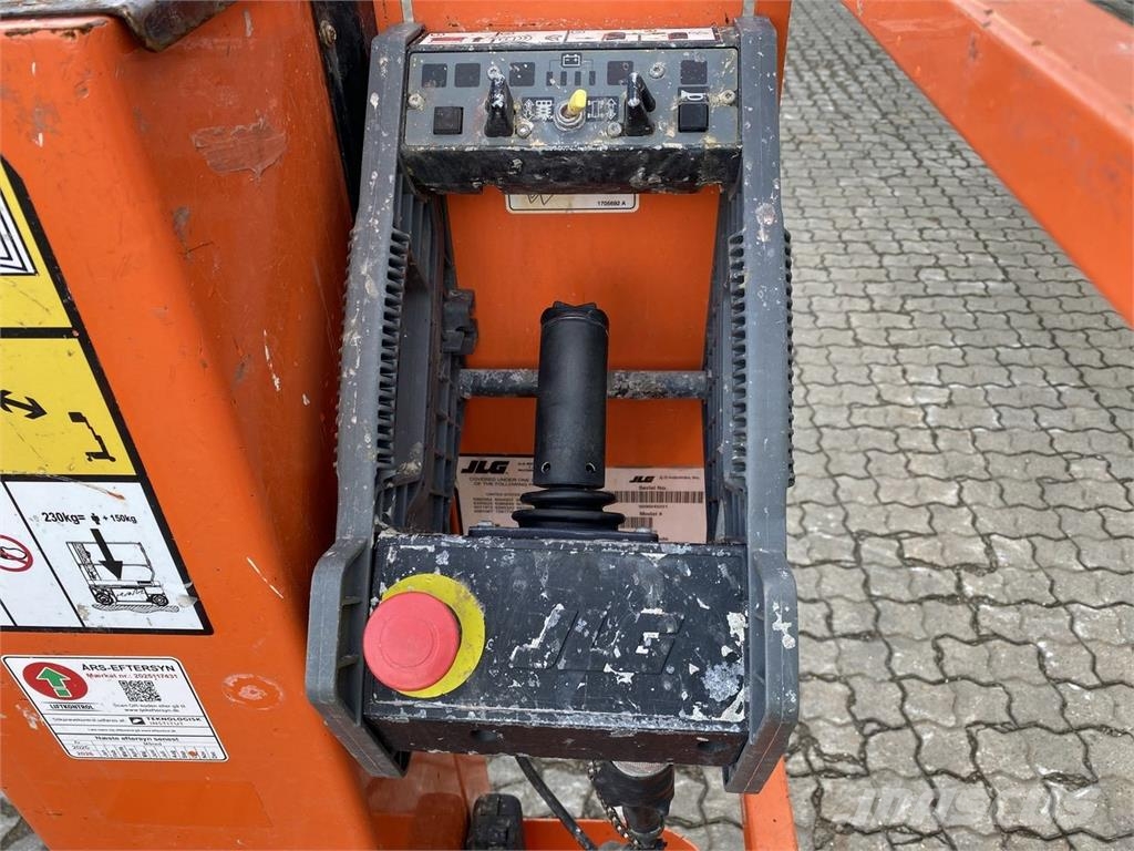 JLG 1230ES Henkilönostimet ja nostolaitteet