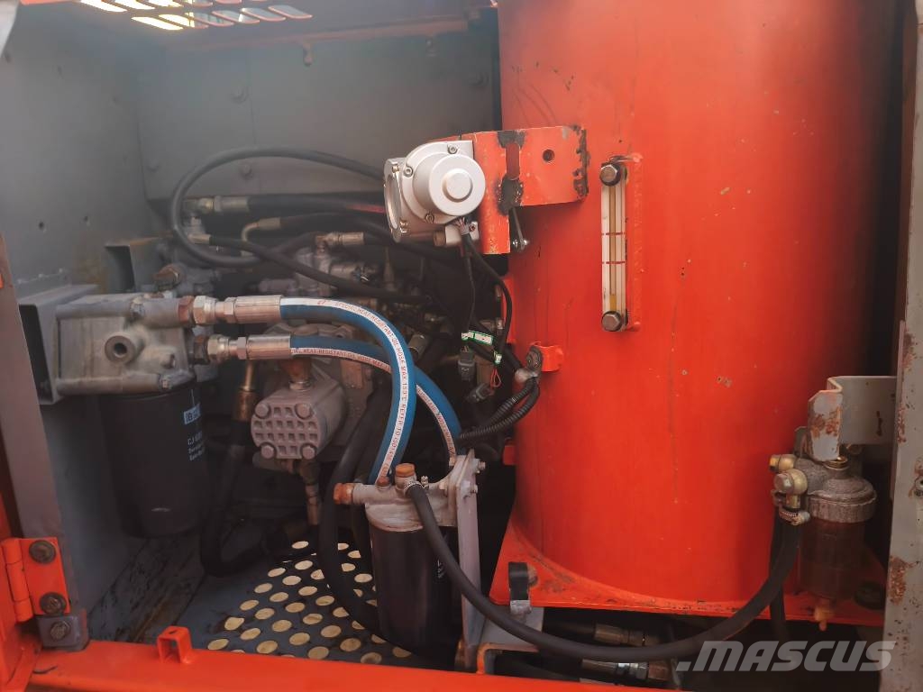 Hitachi ZX 120 대형 굴삭기 29톤 이상