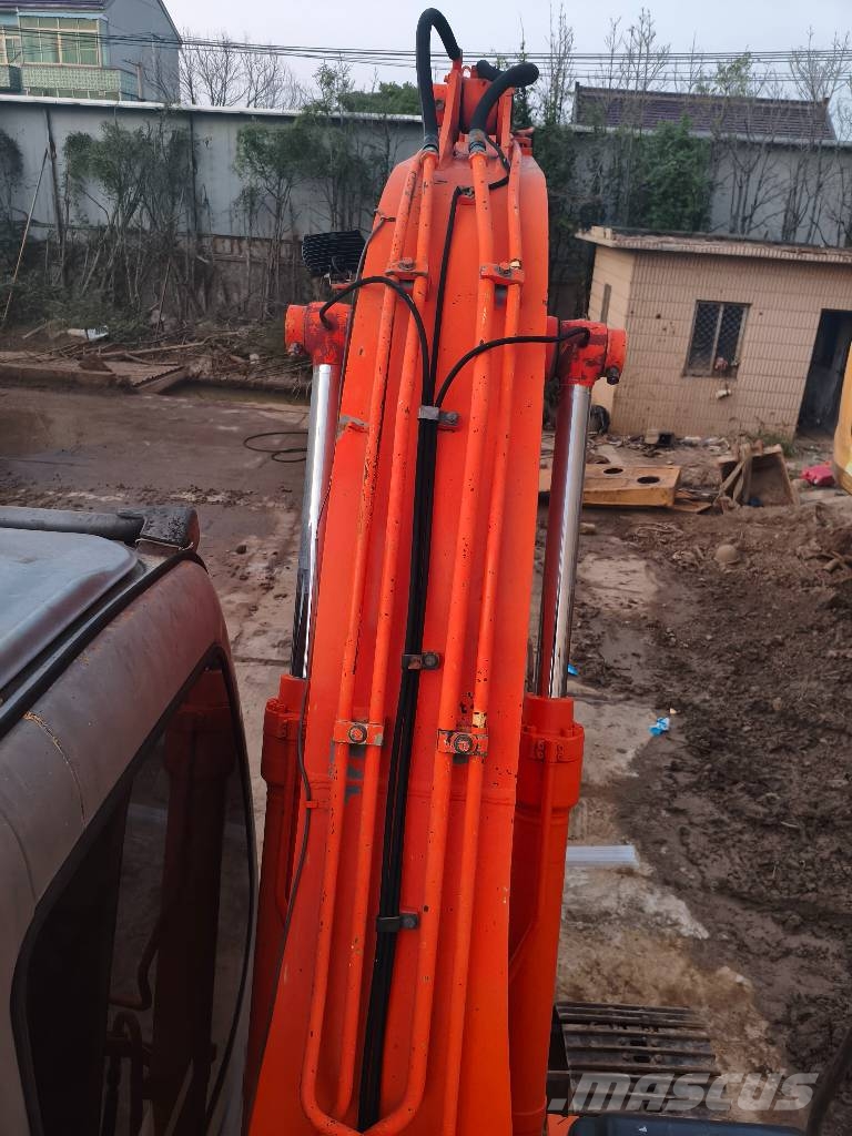 Hitachi ZX 120 대형 굴삭기 29톤 이상