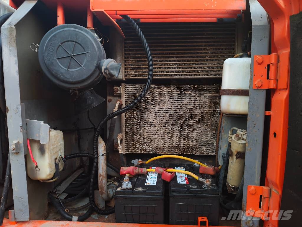 Hitachi ZX 120 대형 굴삭기 29톤 이상