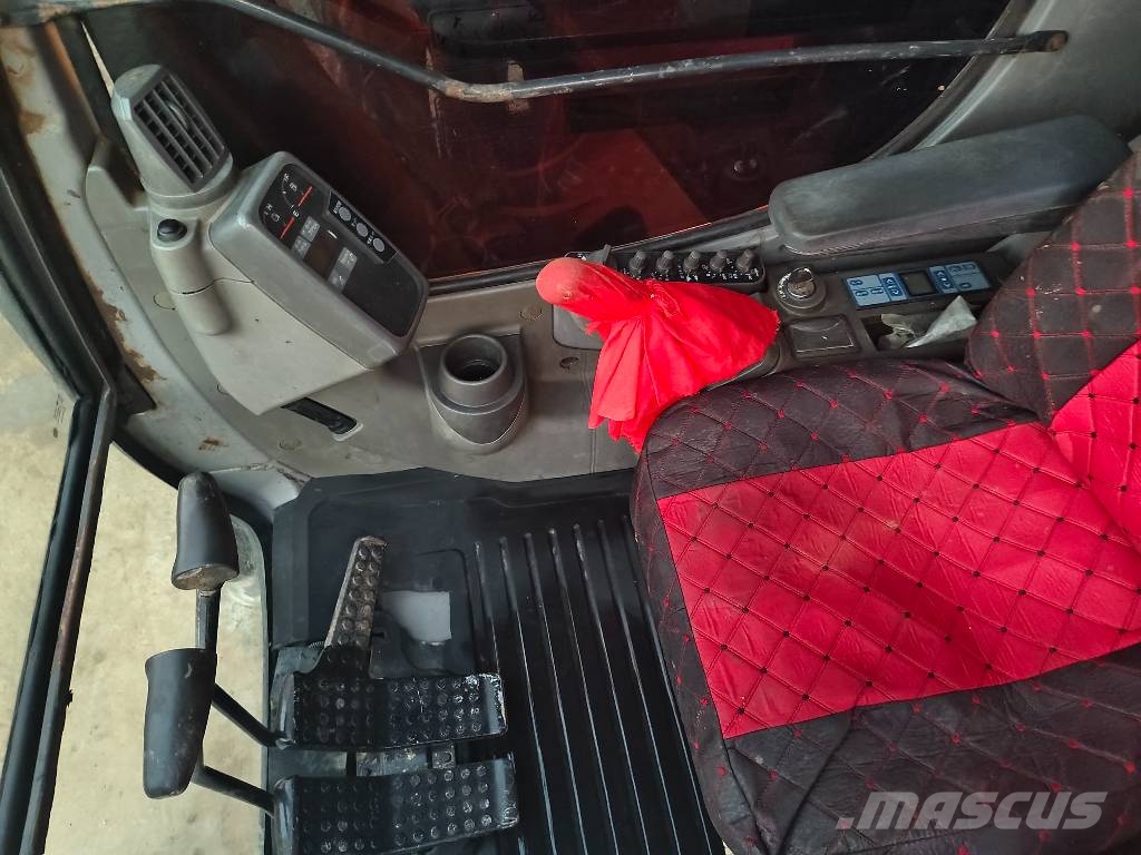 Hitachi ZX 120 대형 굴삭기 29톤 이상