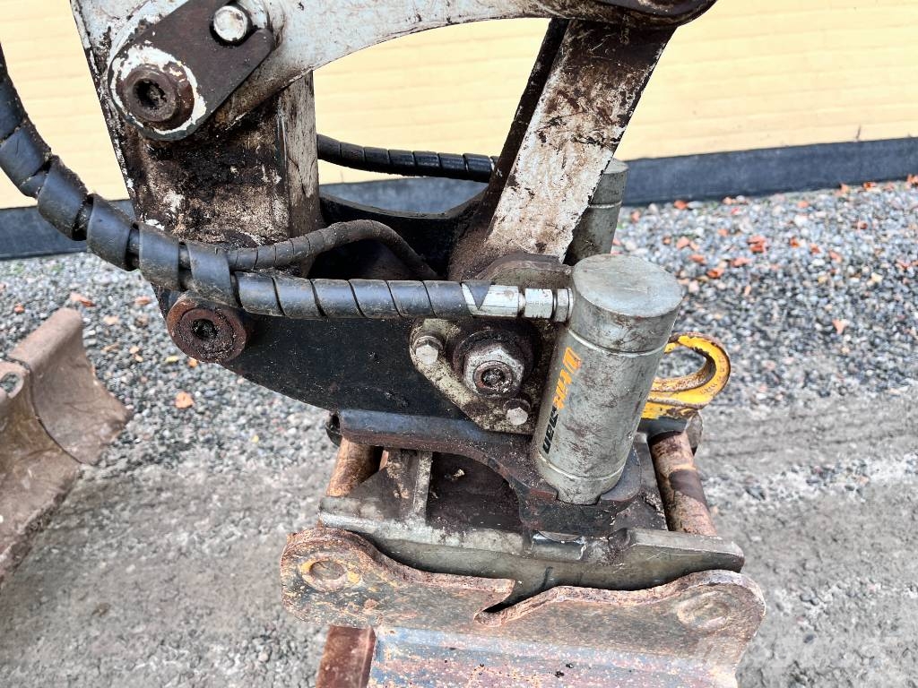 Takeuchi TB225 Minigraafmachines < 7t
