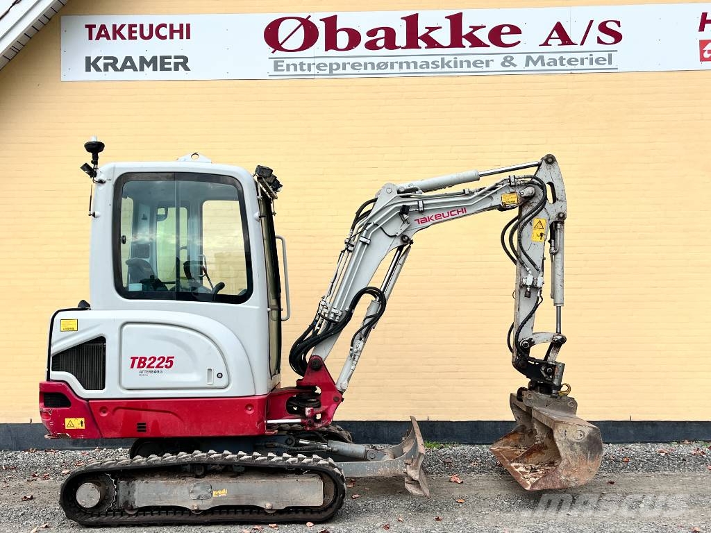 Takeuchi TB225 Minigraafmachines < 7t