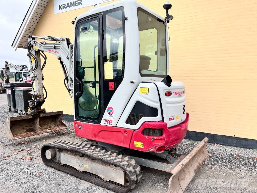Takeuchi TB225 Minigraafmachines < 7t