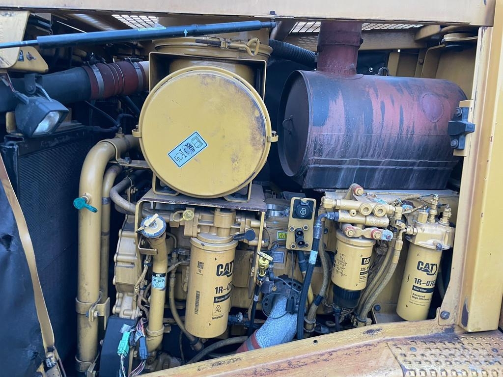 CAT D8T - 2021 Rebuild CE / EPA Верижни булдозери