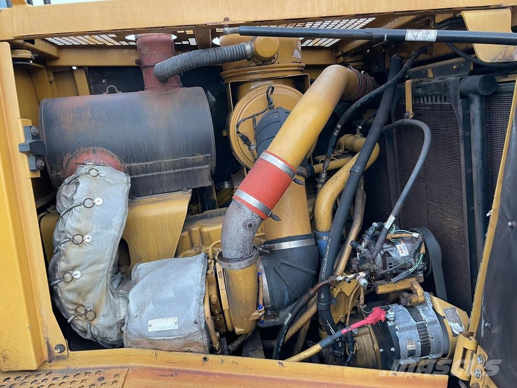 CAT D8T - 2021 Rebuild CE / EPA Верижни булдозери