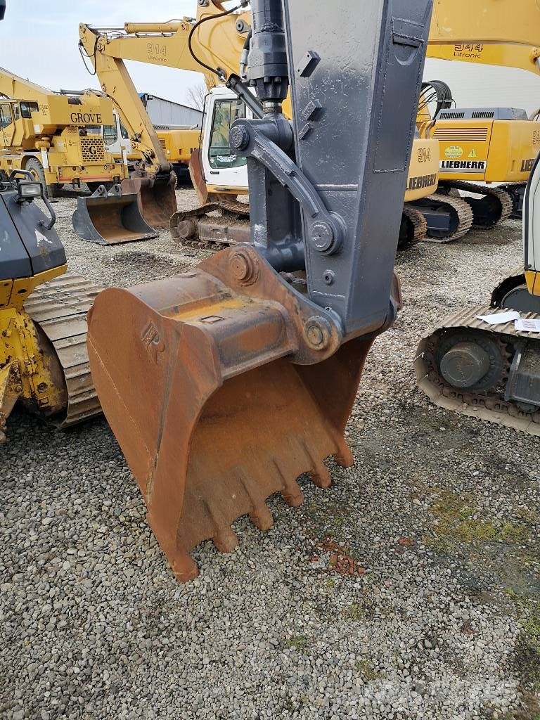 Volvo EC 290 B LC حفارات زحافة
