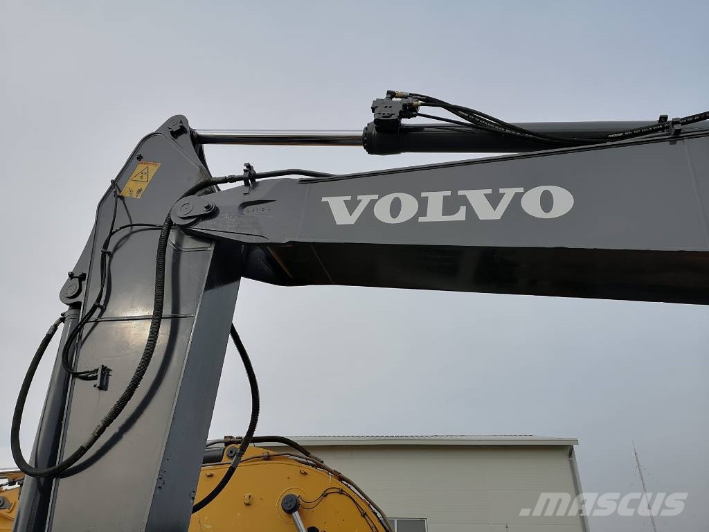 Volvo EC 290 B LC حفارات زحافة