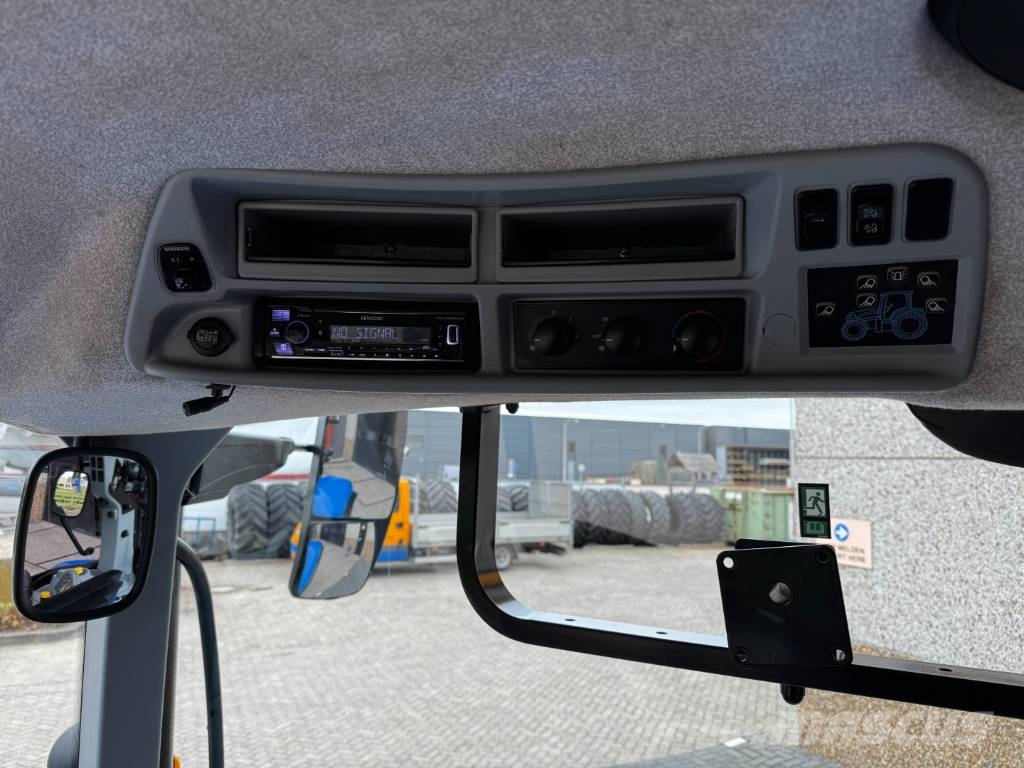 New Holland T7.260AC, frontlinkage, airbrakes, 50k, 2022!! الجرارات