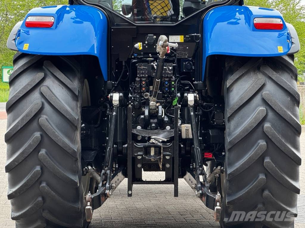 New Holland T7.260AC, frontlinkage, airbrakes, 50k, 2022!! الجرارات