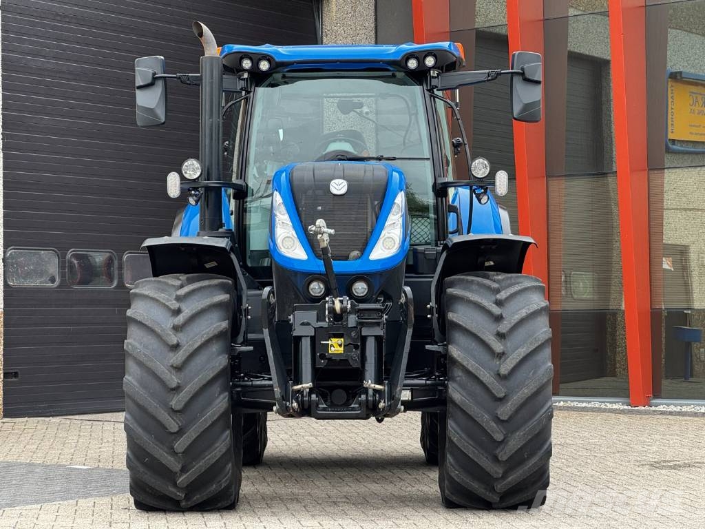New Holland T7.260AC, frontlinkage, airbrakes, 50k, 2022!! الجرارات