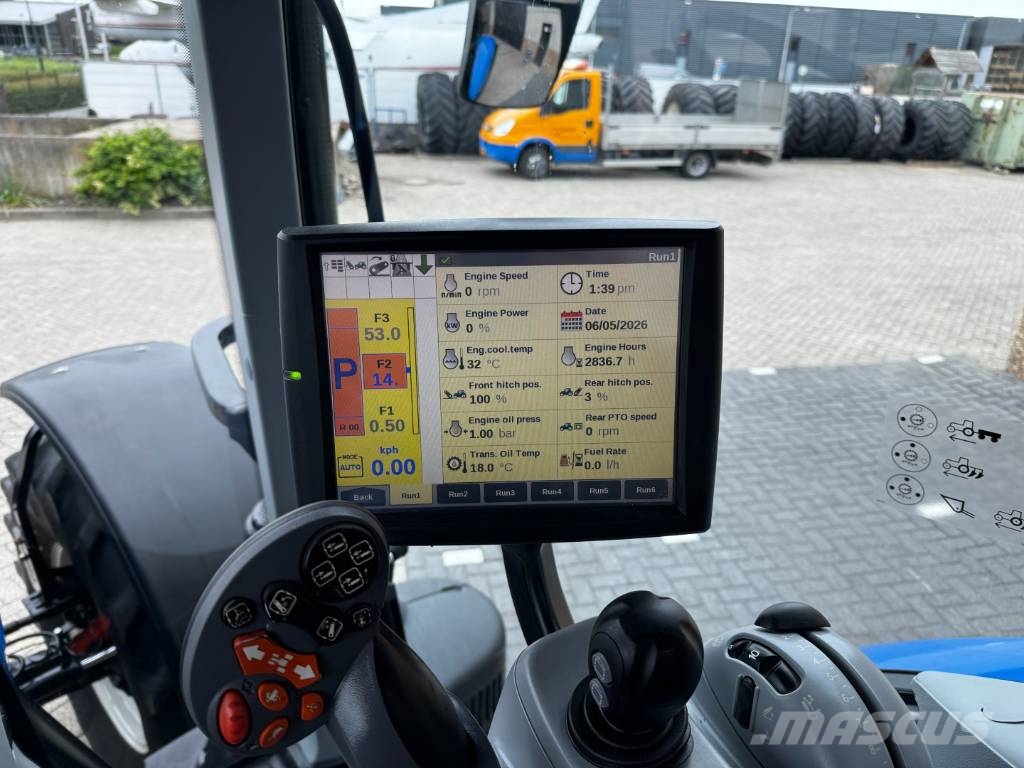 New Holland T7.260AC, frontlinkage, airbrakes, 50k, 2022!! الجرارات