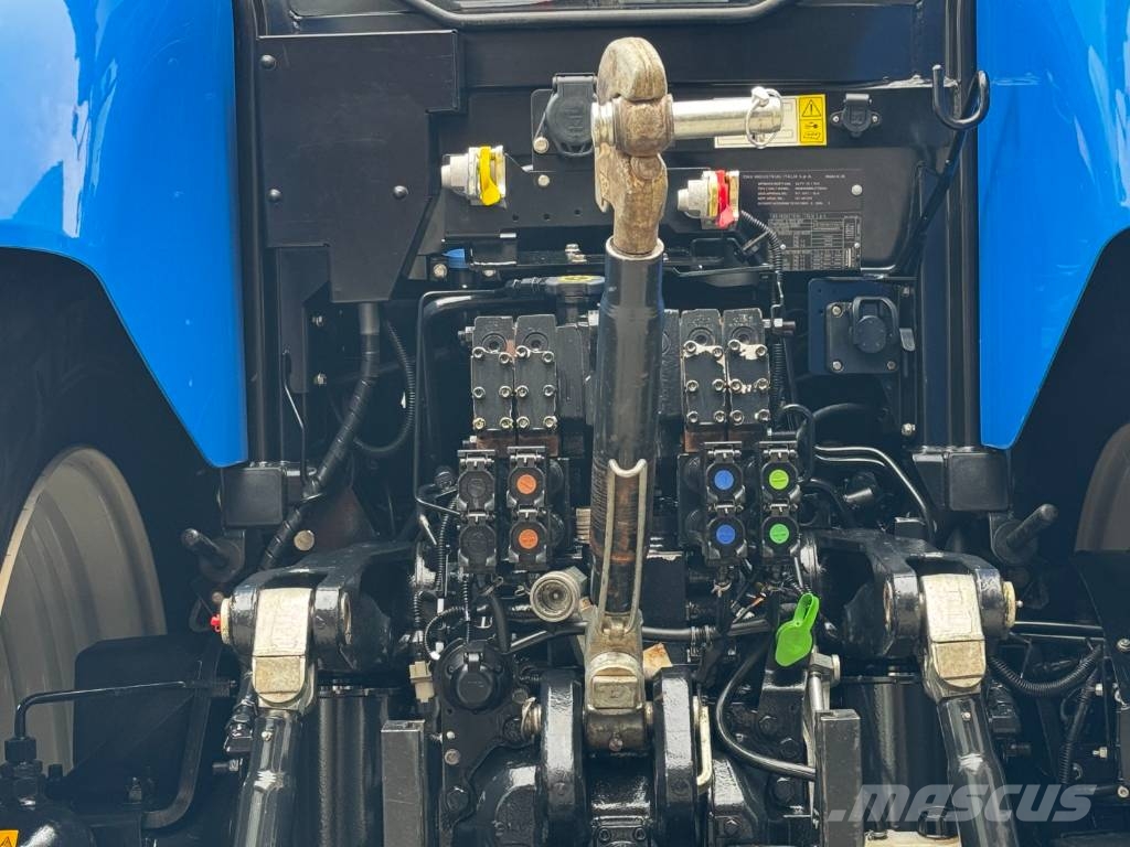 New Holland T7.260AC, frontlinkage, airbrakes, 50k, 2022!! الجرارات