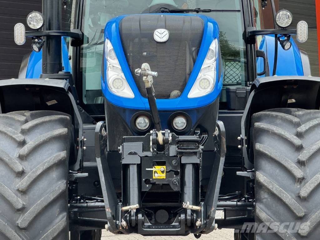 New Holland T7.260AC, frontlinkage, airbrakes, 50k, 2022!! الجرارات