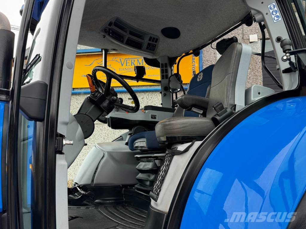 New Holland T7.260AC, frontlinkage, airbrakes, 50k, 2022!! الجرارات