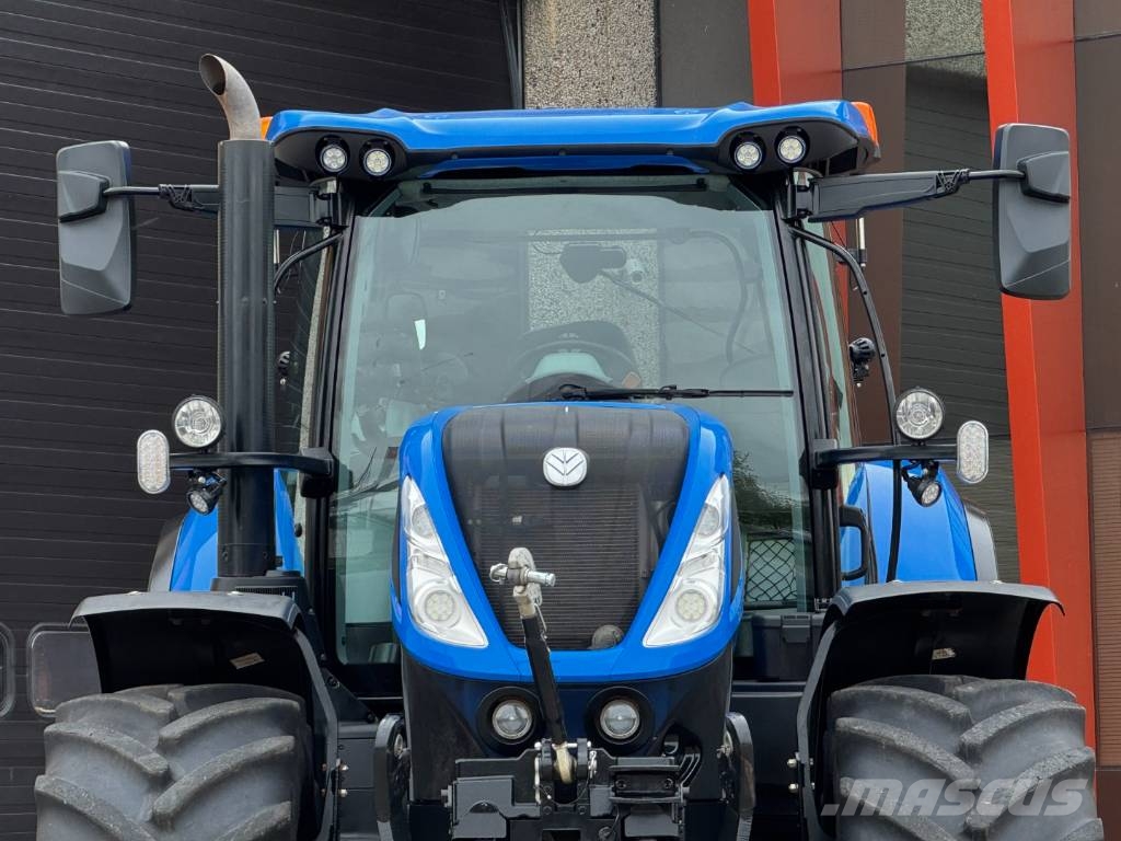 New Holland T7.260AC, frontlinkage, airbrakes, 50k, 2022!! الجرارات