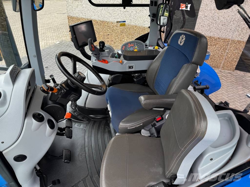 New Holland T7.260AC, frontlinkage, airbrakes, 50k, 2022!! الجرارات