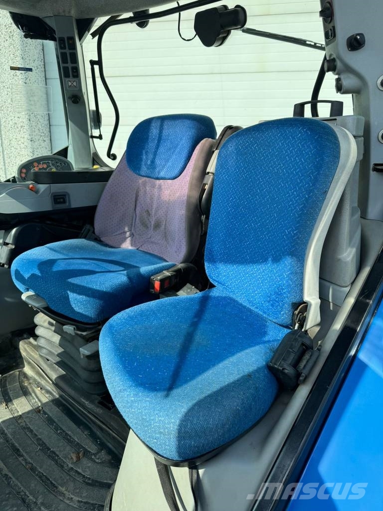 New Holland T 7040 AC Traktorer