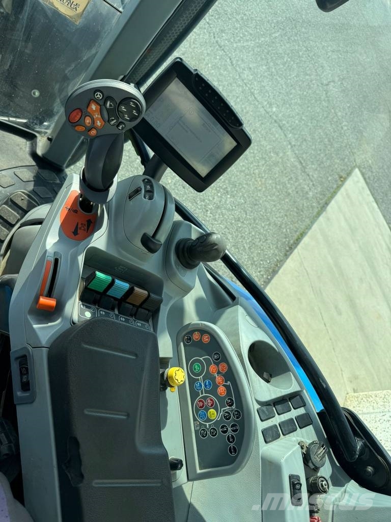 New Holland T 7040 AC Traktorer