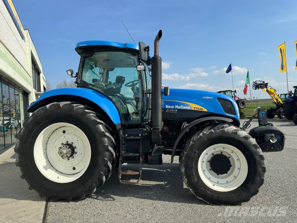 New Holland T 7040 AC Traktorer