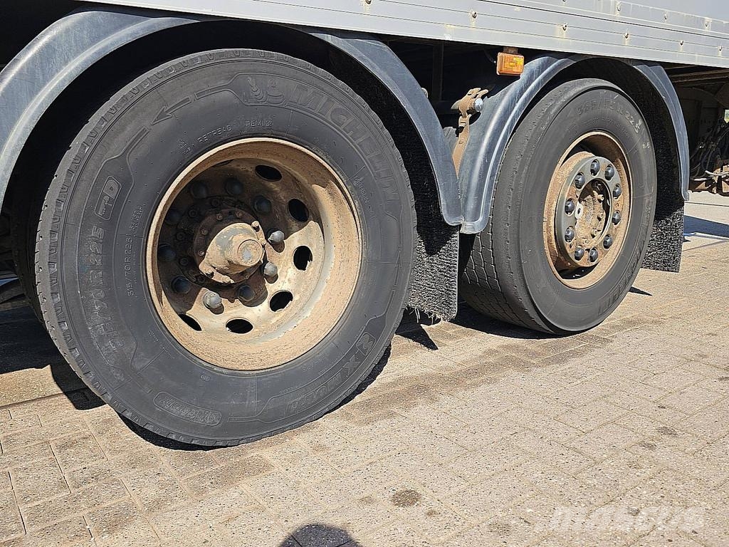 Scania P380 6X2*4 RETARDER LIFT Camiones con caja de remolque