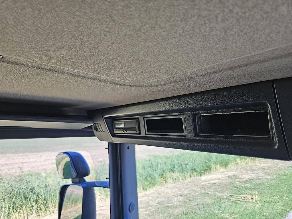 Scania P380 6X2*4 RETARDER LIFT Camiones con caja de remolque