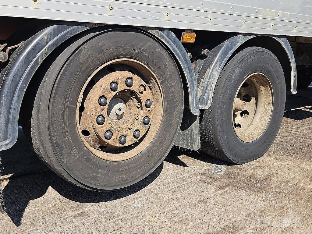 Scania P380 6X2*4 RETARDER LIFT Camiones con caja de remolque