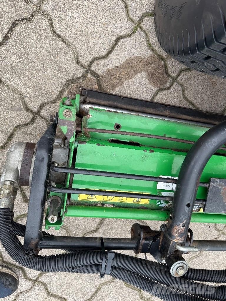 John Deere 3235 C ماكينات جز العشب