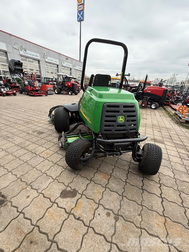 John Deere 3235 C ماكينات جز العشب