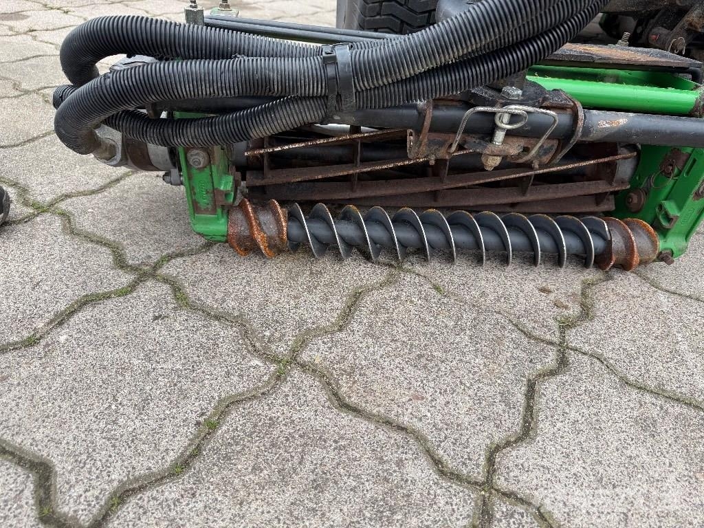 John Deere 3235 C ماكينات جز العشب