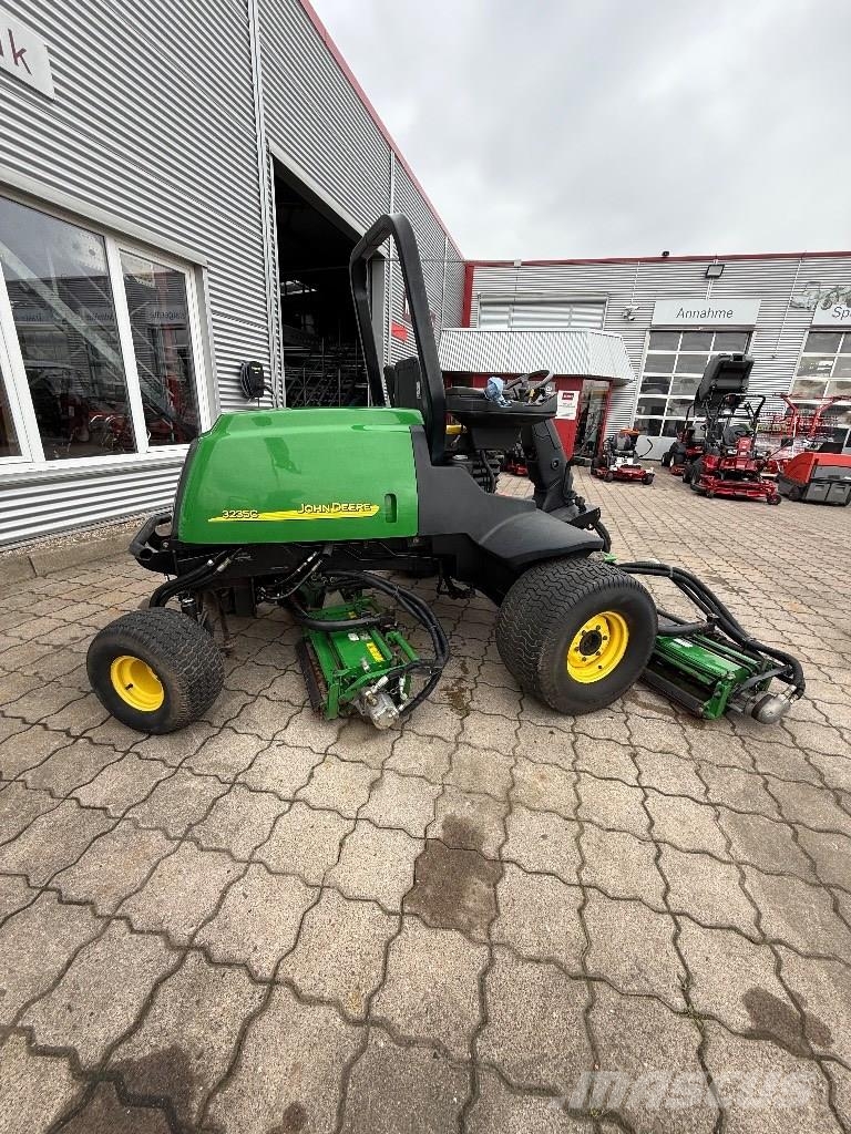 John Deere 3235 C ماكينات جز العشب