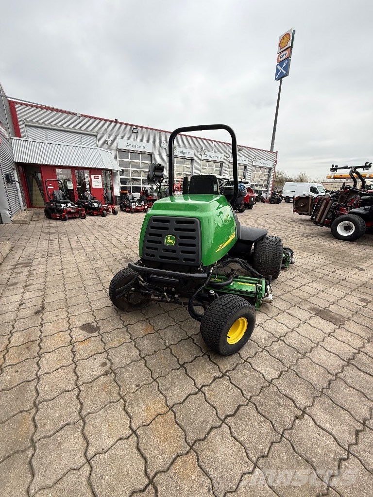 John Deere 3235 C ماكينات جز العشب